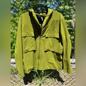 Lululemon Mens Stretch Cargo Jacket (size M), Juniper Green